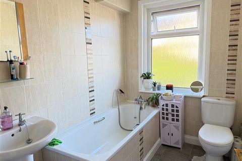 26 Thompson Lane, Chadderton, Oldham, OL9 8LT