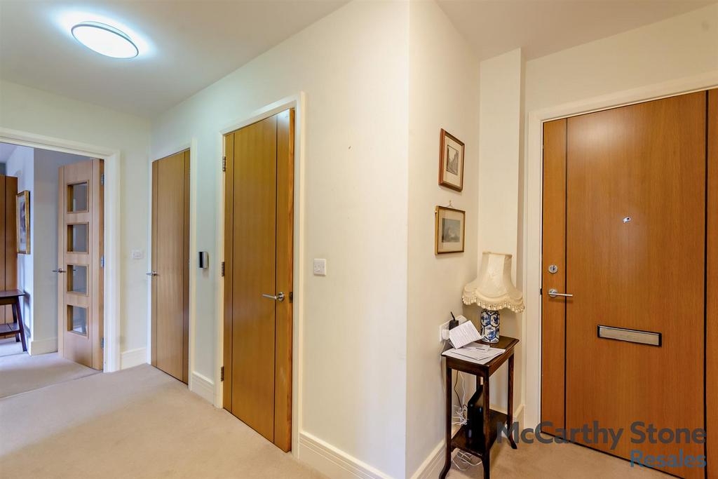 8640870-interior04-800.jpg