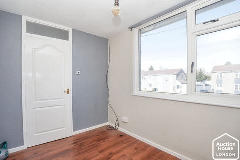3 bedroom semi-detached house for sale, 46 Woodland Way, Devizes, Wiltshire, SN10 5LB