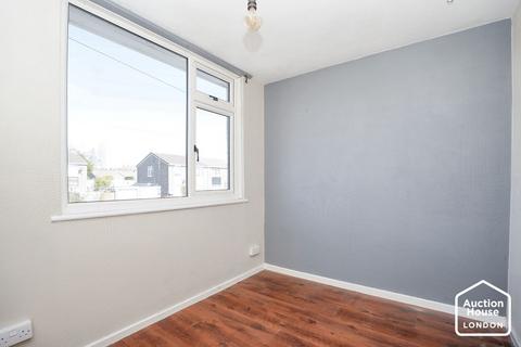 3 bedroom semi-detached house for sale, 46 Woodland Way, Devizes, Wiltshire, SN10 5LB