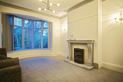3 bedroom semi-detached house to rent, 3-Bed Semi-Detached House to Let on Kings Drive, Preston