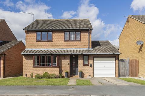4 bedroom detached house for sale, Derwent Road, Bicester, OX26