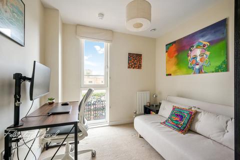 Flat 8, 2 Devizes Street, London, N1 5DY
