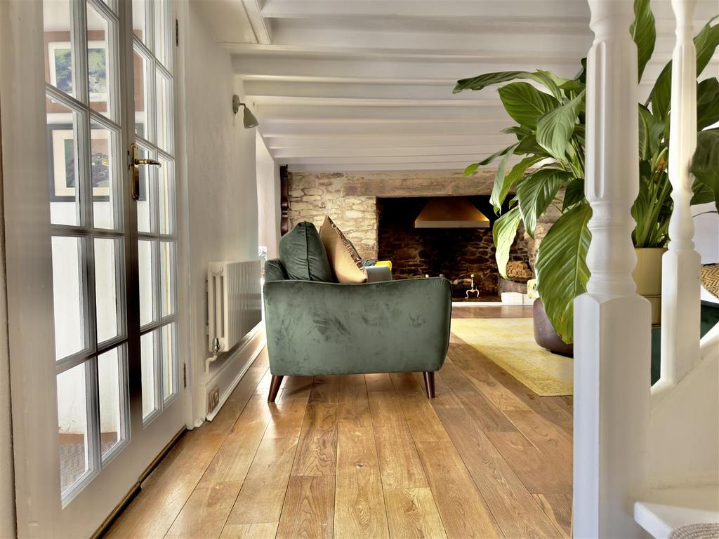 LIVING ROOM DETAIL.jpeg