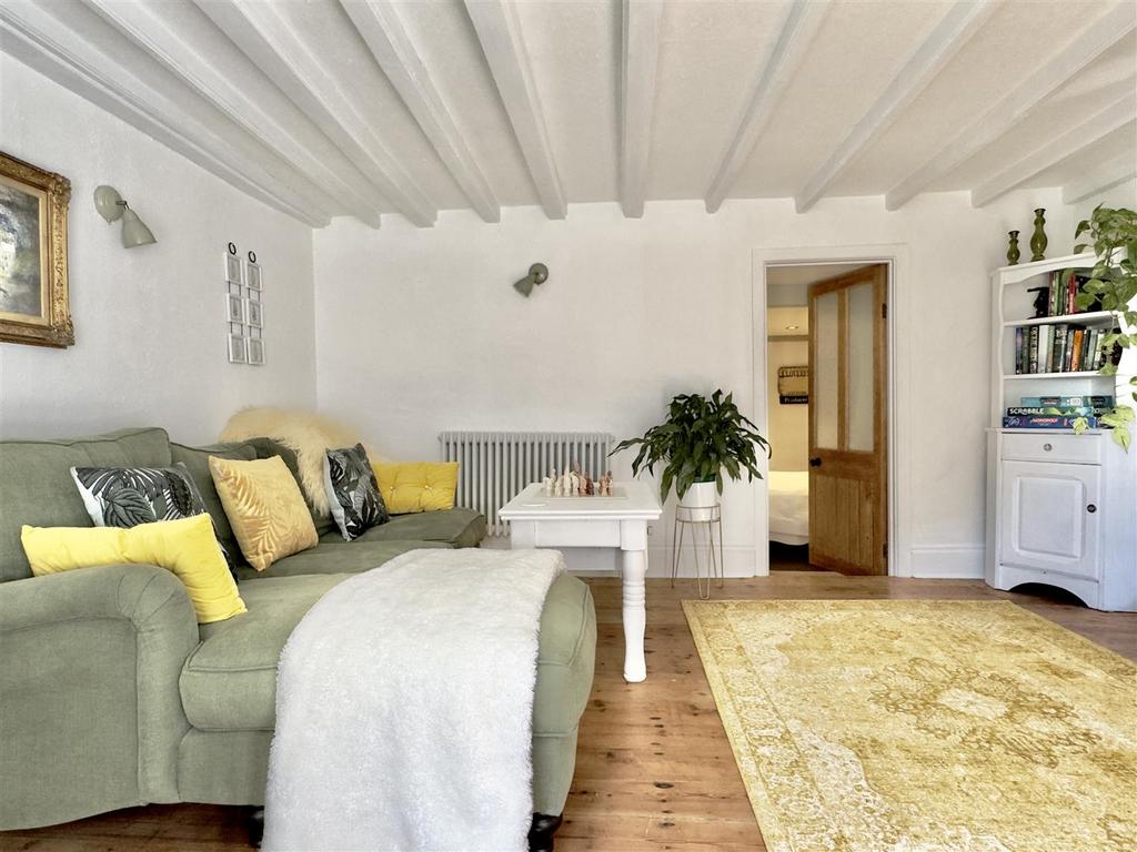 SITTING ROOM.jpeg
