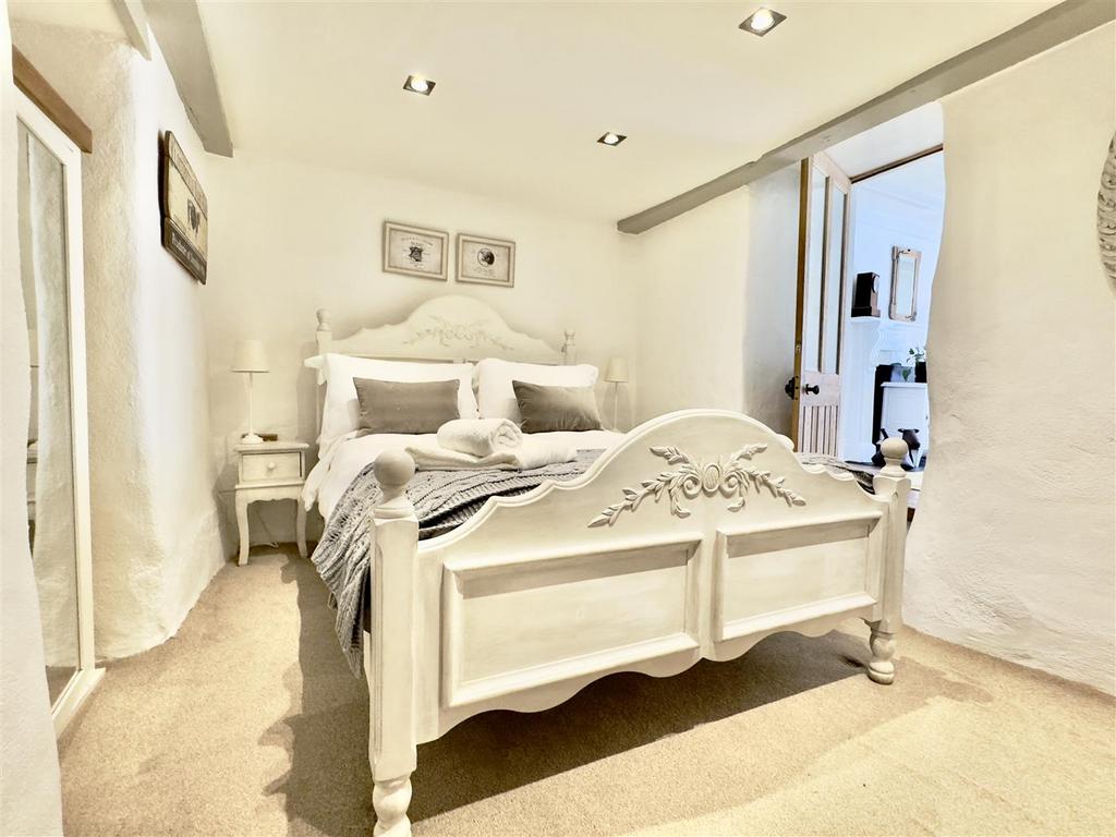 GROUND FLOOR BEDROOM.jpeg
