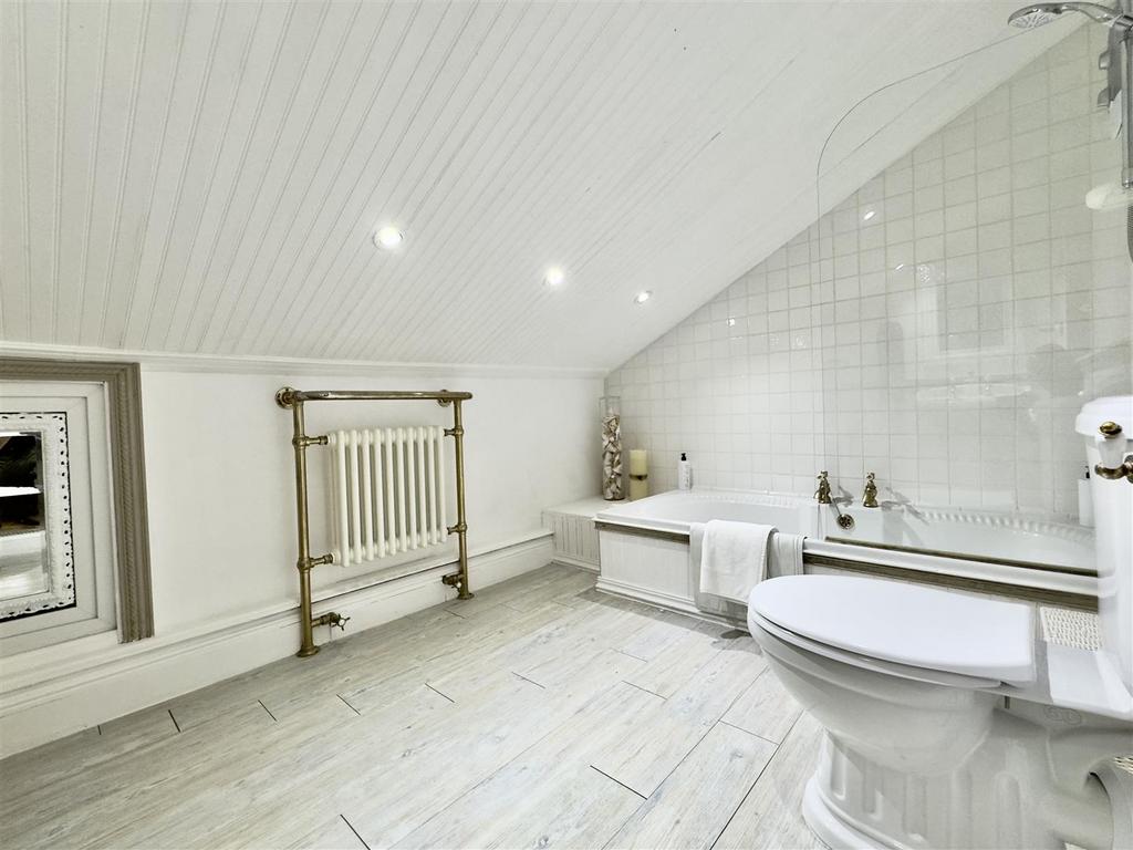 ENSUITE.jpeg