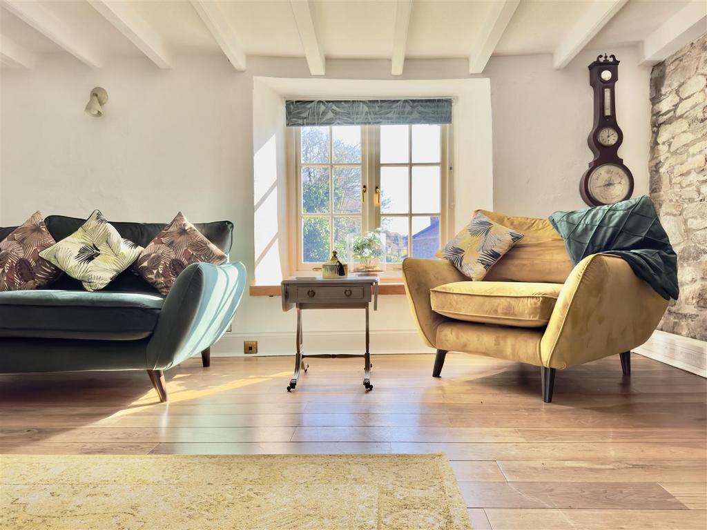 LIVING ROOM DETAIL.jpeg