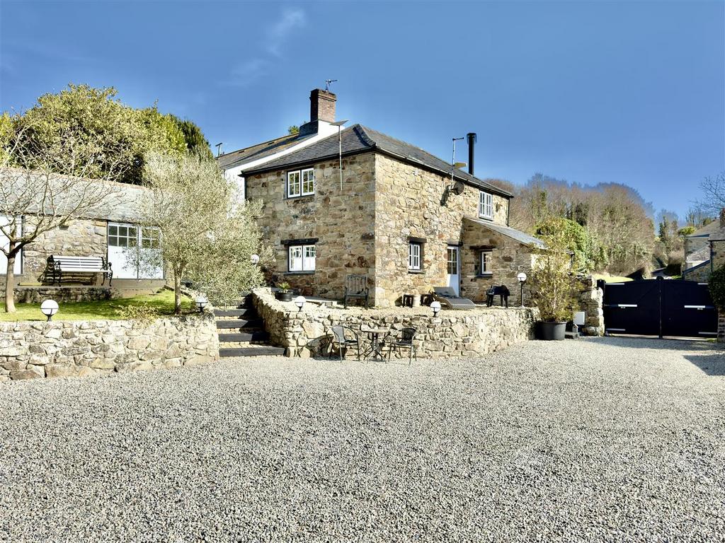 COTTAGE &amp; GRAVEL DRIVE.jpeg