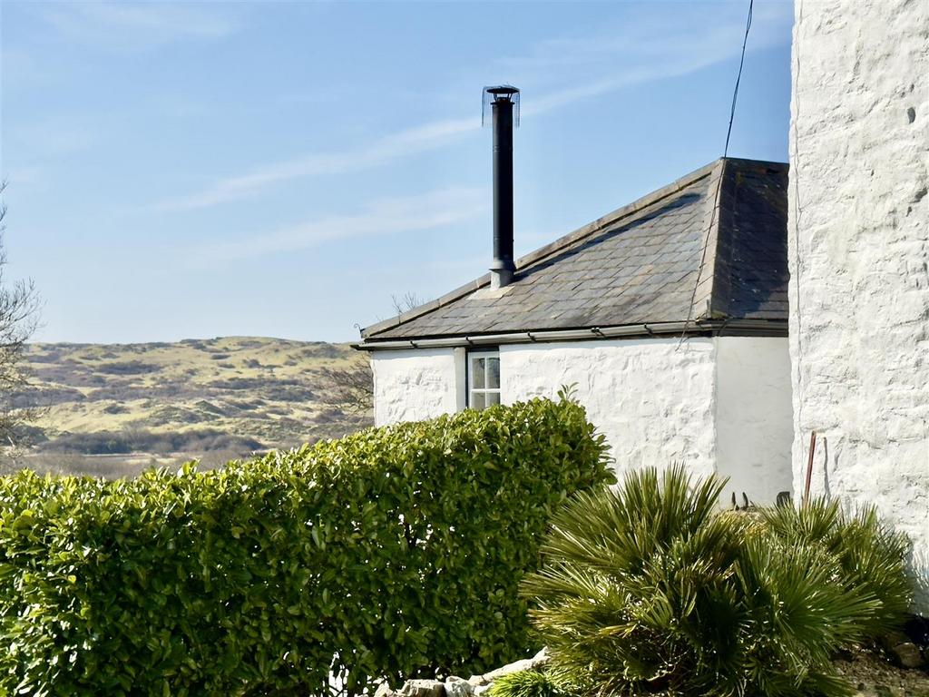 HOUSE DETAIL WITH DUNES.jpeg