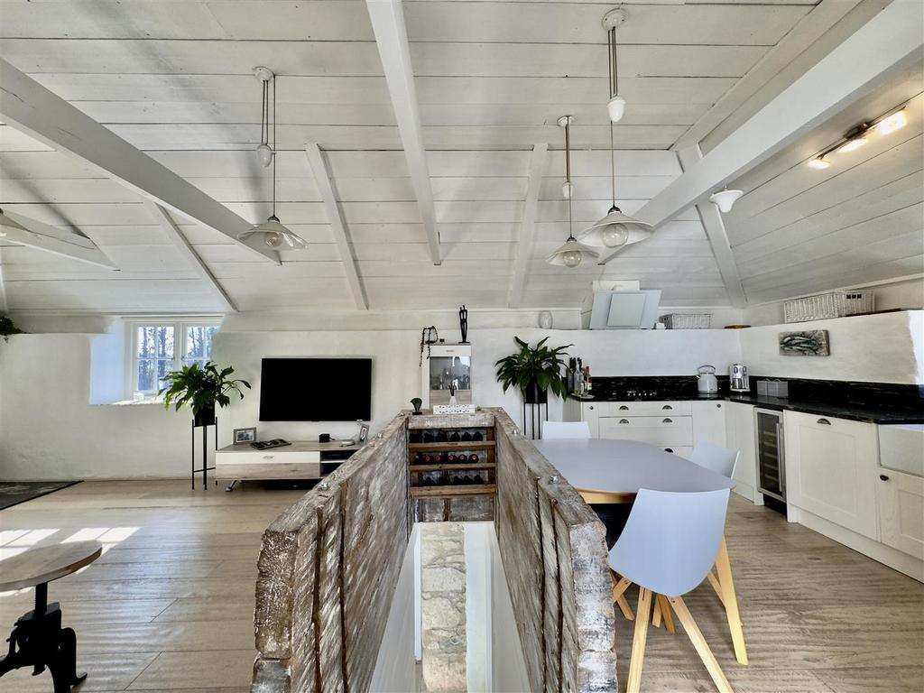 COTTAGE LIVING SPACE.jpeg