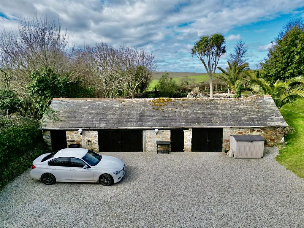 Stone outbuilding.jpg