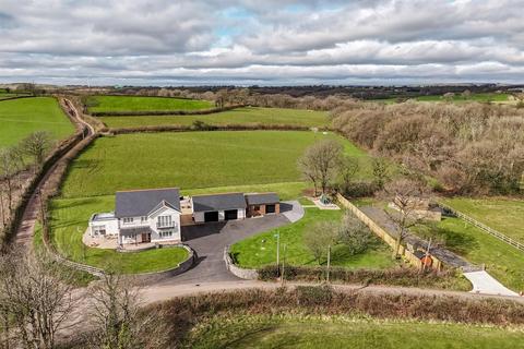 4 bedroom detached house for sale, Pedrheol, Llanddarog, Carmarthen