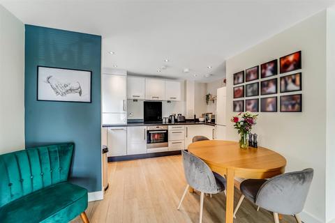 20 The Ridgeway, Chingford, London, E4 6BF