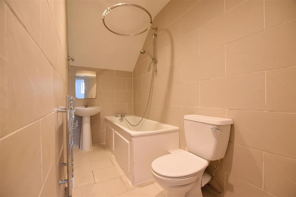 Bathroom.JPG