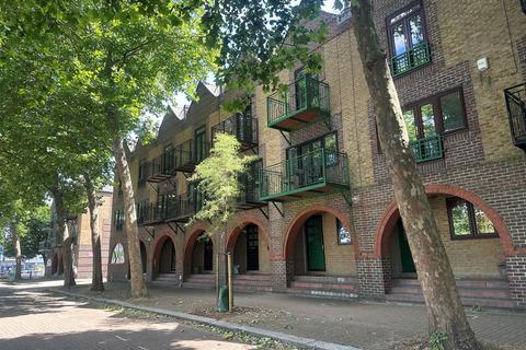 4 bedroom terraced house for sale, Greenland Quay, London, SE16
