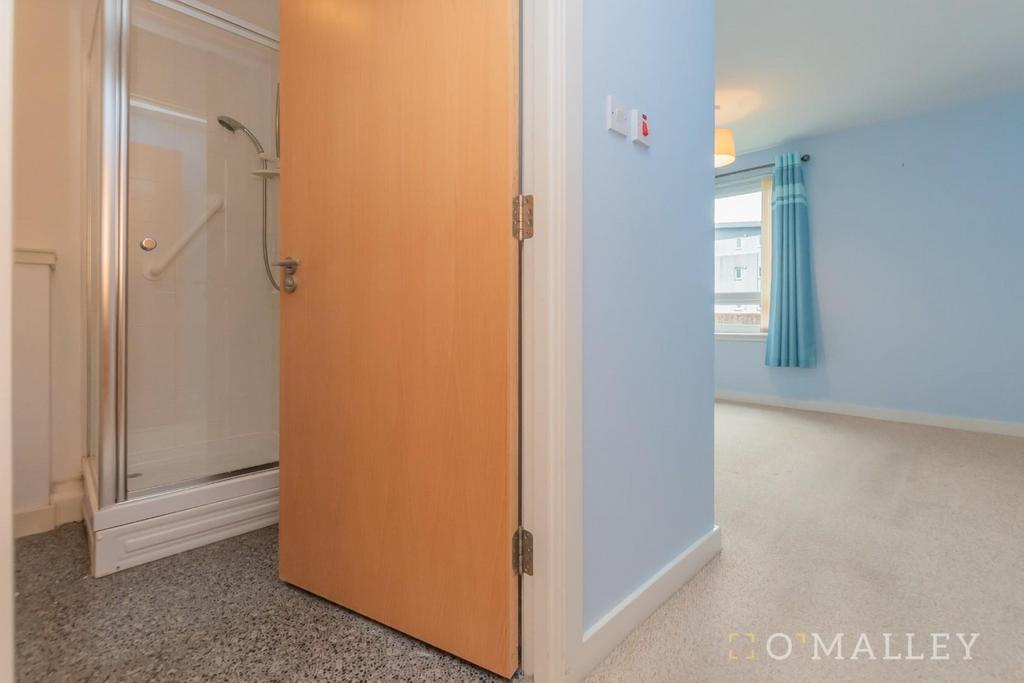 14. Bedroom 1 3.jpg