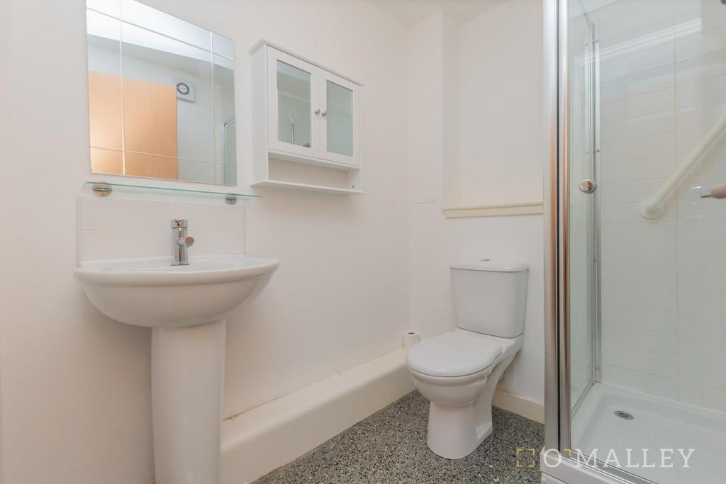 15. Bedroom 1 En-Suite.jpg