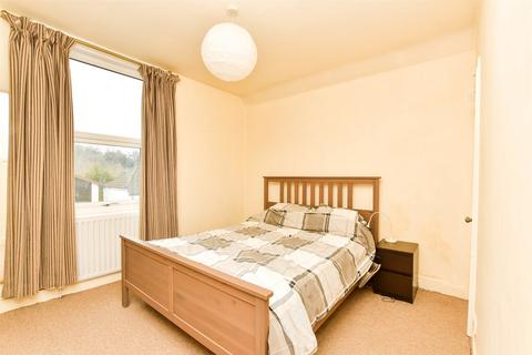 67 Beechwood Road, Caterham, CR3 6NF