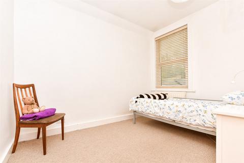 67 Beechwood Road, Caterham, CR3 6NF