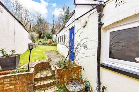 67 Beechwood Road, Caterham, CR3 6NF