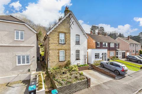 2 bedroom semi-detached house for sale, Beechwood Road, Caterham CR3