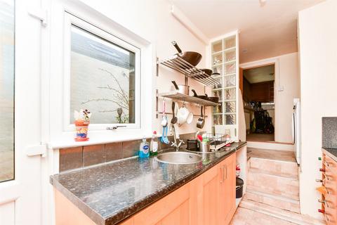2 bedroom semi-detached house for sale, Beechwood Road, Caterham CR3