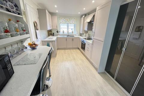 2 bedroom chalet for sale, Ladysmith Close, Salisbury SP4