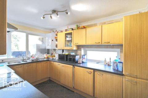 2 bedroom apartment for sale, Heather Way, Hindhead