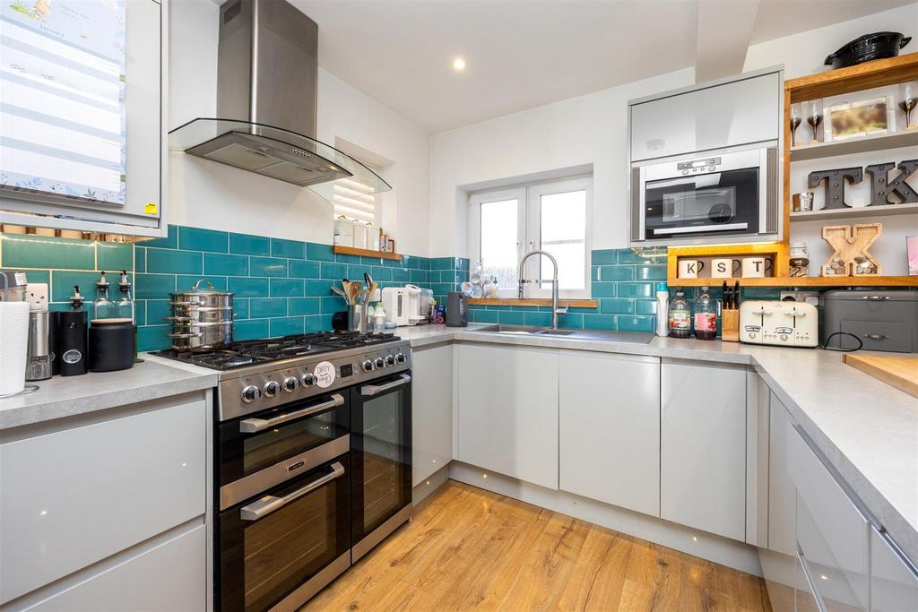 Kitchen/Breakfast Area