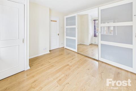 16 Rossiter Close, Slough, SL3 7QQ