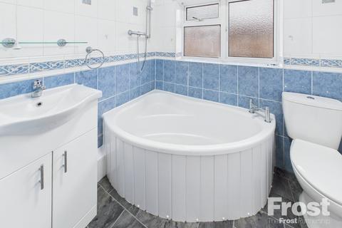 16 Rossiter Close, Slough, SL3 7QQ