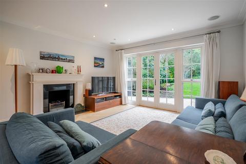 6 bedroom detached house for sale, Llanvair Close, Ascot