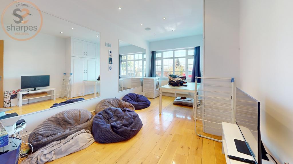 Bedroom (3)