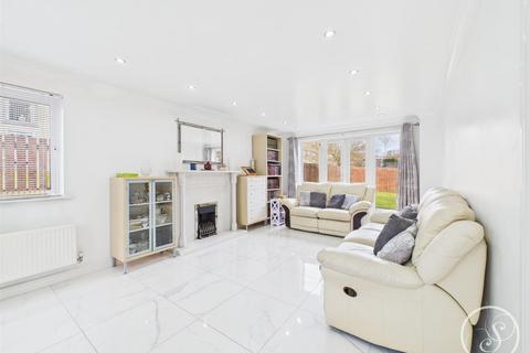 5 bedroom detached house for sale, Stoneleigh Way, Leeds