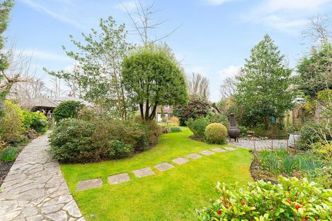 4 bedroom cottage for sale, Buttons Lane West Wellow Romsey, Hampshire, SO51 6BR