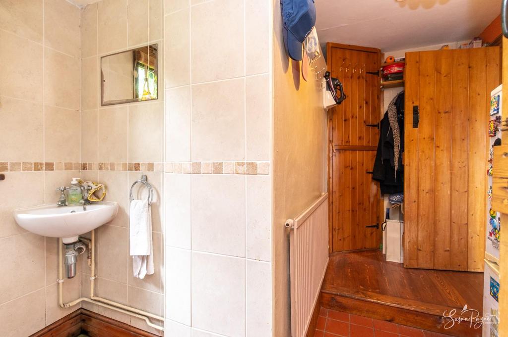 Utility/Shower Room