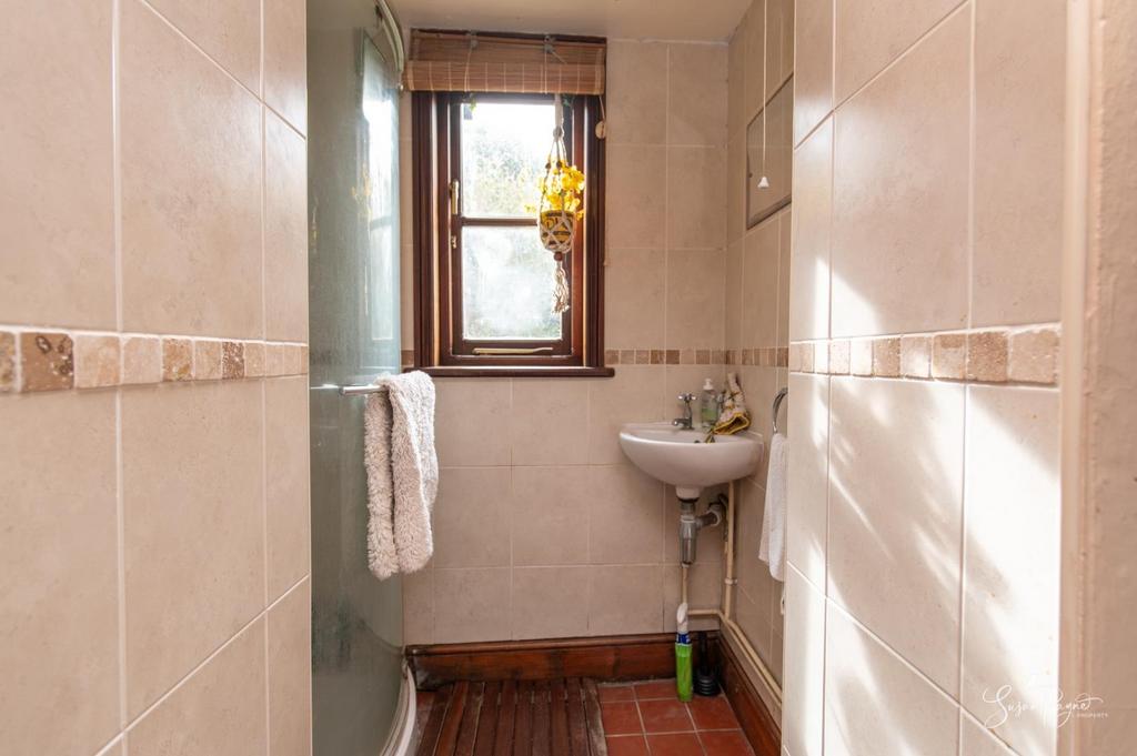 Utility/Shower Room