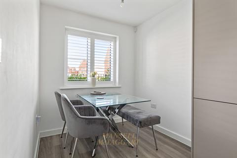 undefined, Hoadley Road, Horley RH6