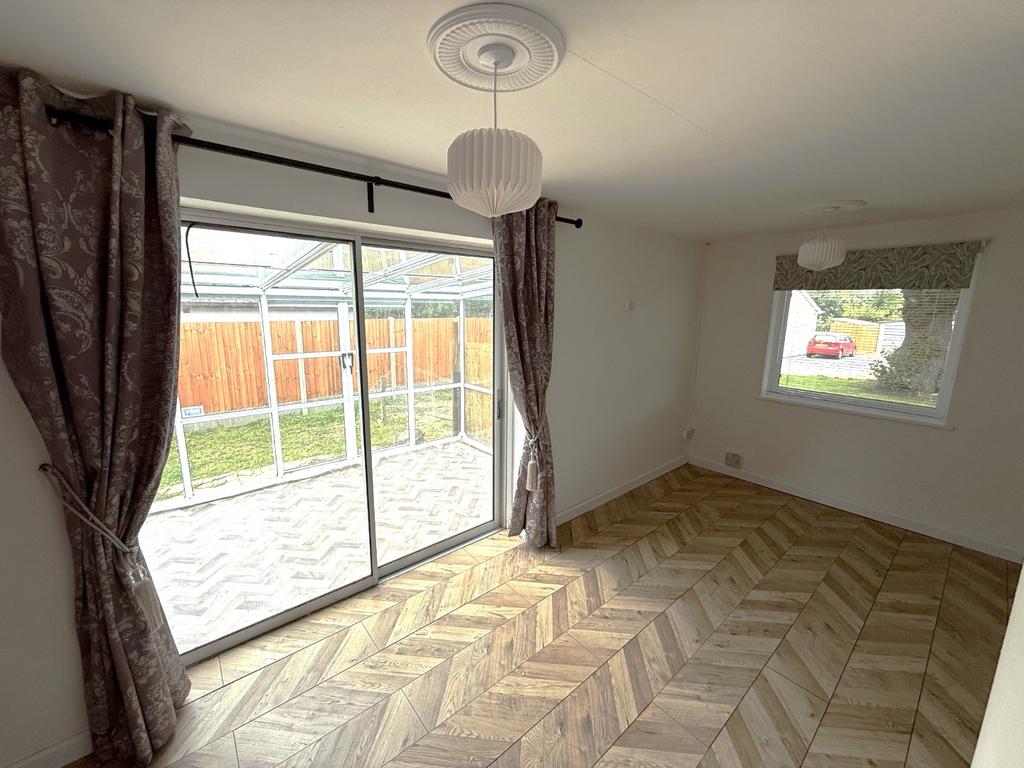 L Shaped Lounge/Dining Room