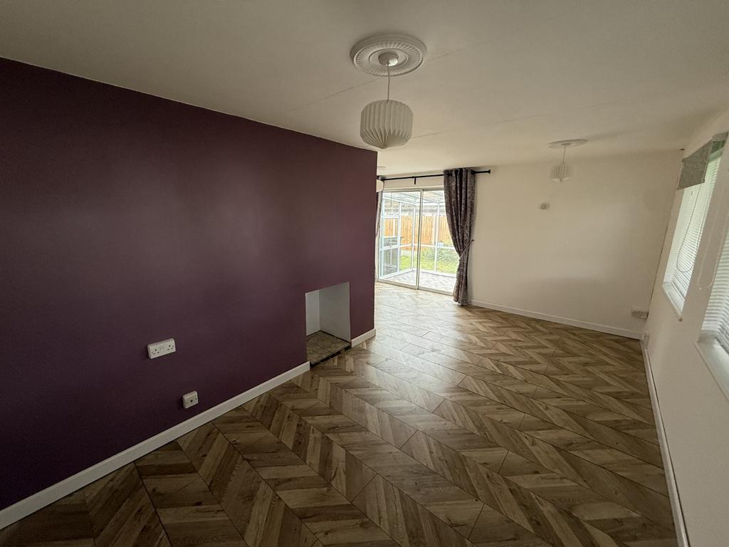 L Shaped Lounge/Dining Room