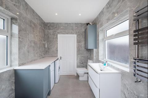 20 Reynolds Road, New Malden, KT3 5NG
