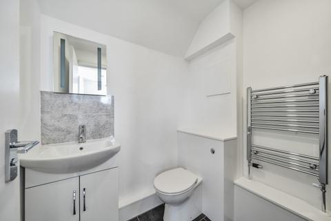 Studio to rent, Portnall Road London W9