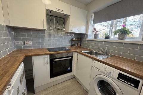 18, Balcombe Court Balcombe Road, Crawley, RH10 7XN