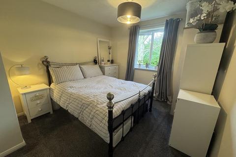 18, Balcombe Court Balcombe Road, Crawley, RH10 7XN