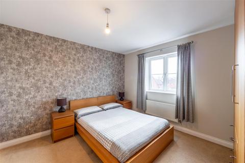 2 bedroom flat for sale, Edgefield, West Allotment, Newcastle Upon Tyne, NE27