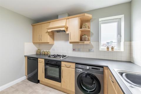 2 bedroom flat for sale, Edgefield, West Allotment, Newcastle Upon Tyne, NE27