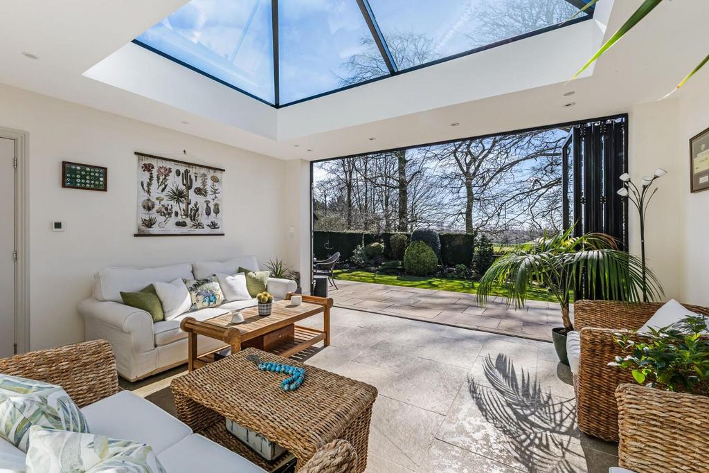 86991 North-Lodge-Carlton-Lane (16) low.jpg