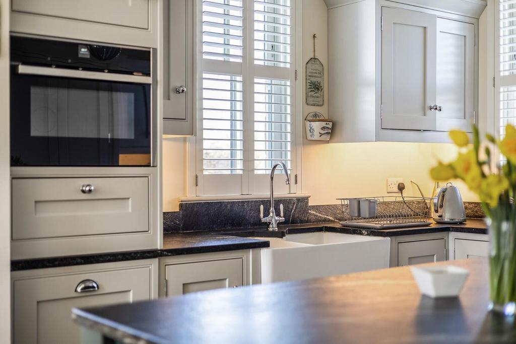 86991 North-Lodge-Carlton-Lane (21) low.jpg