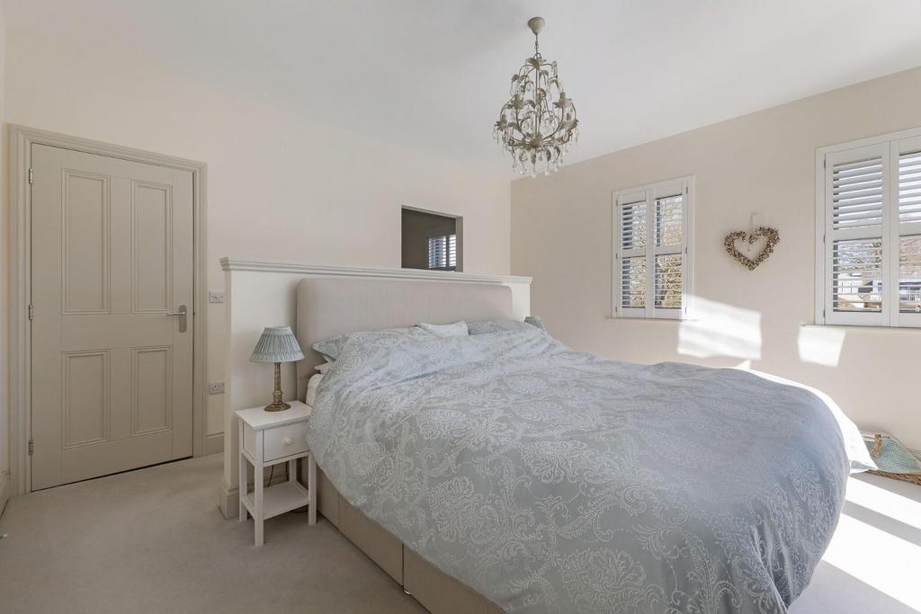 86991 North-Lodge-Carlton-Lane (25) low.jpg